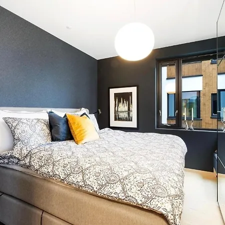 3-room With Two Bedrooms And A Lovely Balcony Apartamento