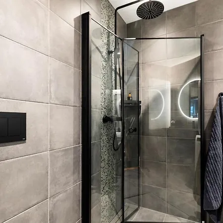 3-room With Two Bedrooms And A Lovely Balcony *